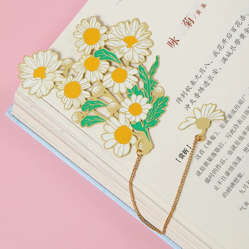 Metal Bookmark Daisy Peach Blossom Fine Gift Box Bookmarks for Books Cute Pendant Creativity Stationery Teacher Gifts