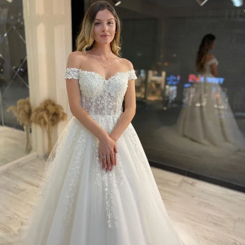 Aviana einfache Tüll Brautkleid elegante Schatz Hals von der Schulter Prinzessin A-Linie Spitze Applikationen rücken freies Brautkleid