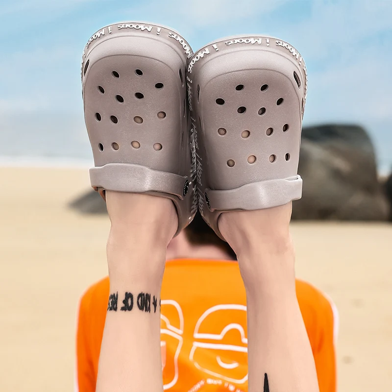 2021 New Fashion Sandals Men Clogs Slippers Soft Bottom Beach Jelly Clogs Male Comfy Breathable Water Garden Ankle-Wrap Sandals
