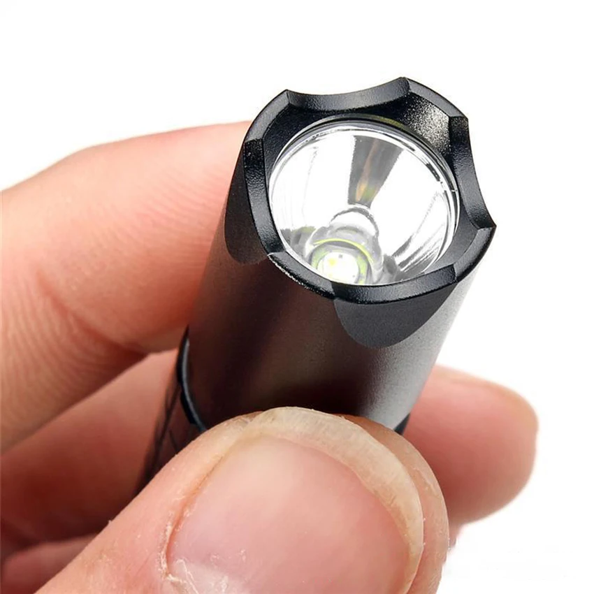 Piccola Mini torcia a LED torcia tascabile tattica a batteria, IPX7 impermeabile per campeggio, esterno, emergenza