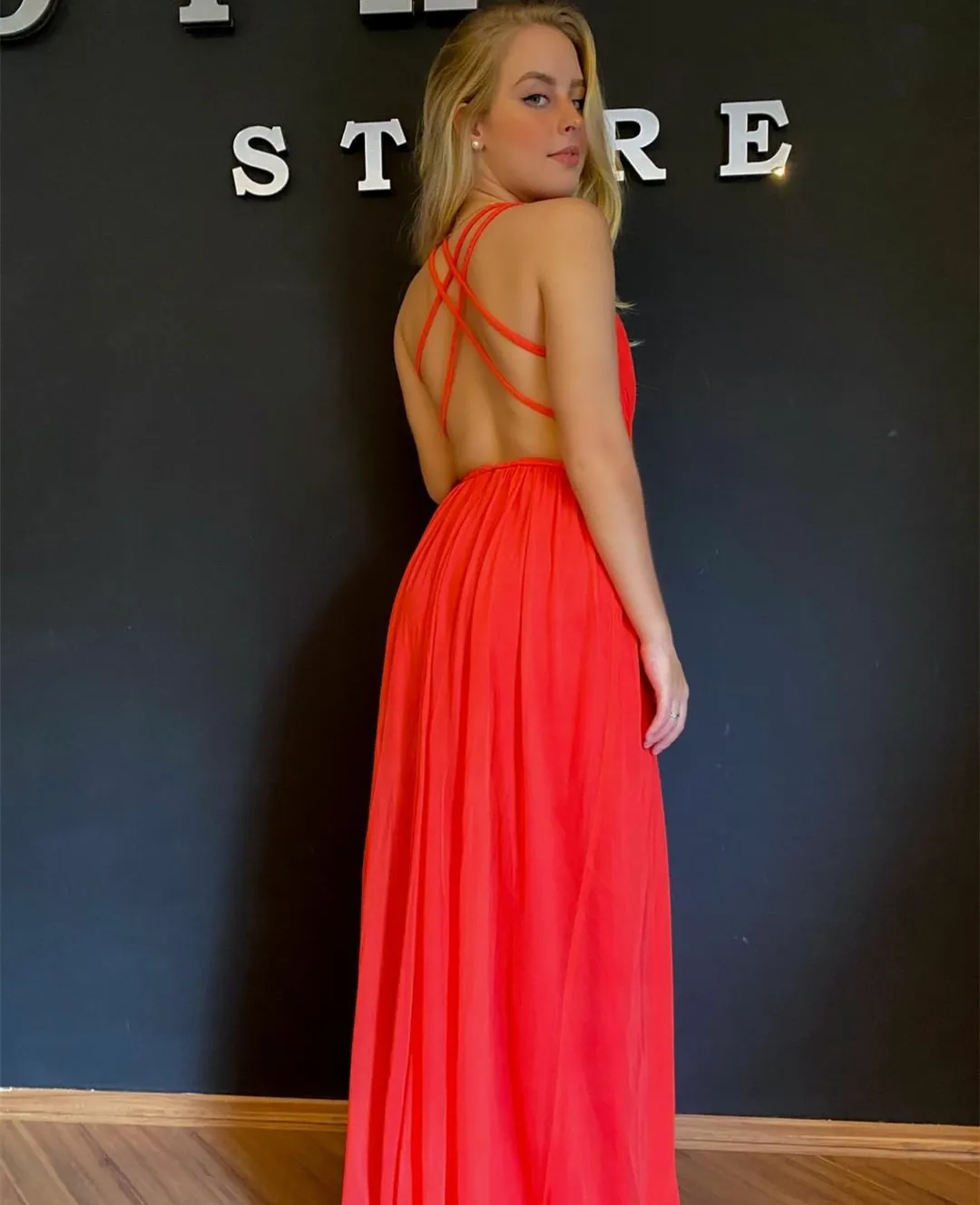 Sexy Long Pleated Chiffon Celebrity Dresses 2022 V Neck Spaghetti Straps Side Slit Evening Prom Party Red Carpet Gowns