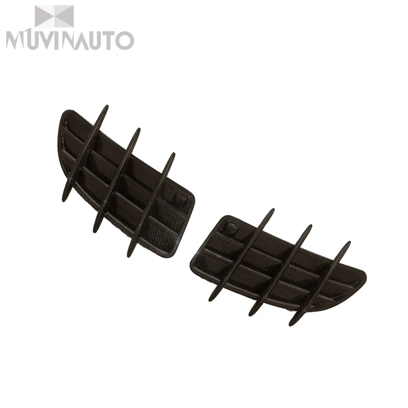 For Benz SLKR171 carbon fiber machine cover is modified into air inlet.