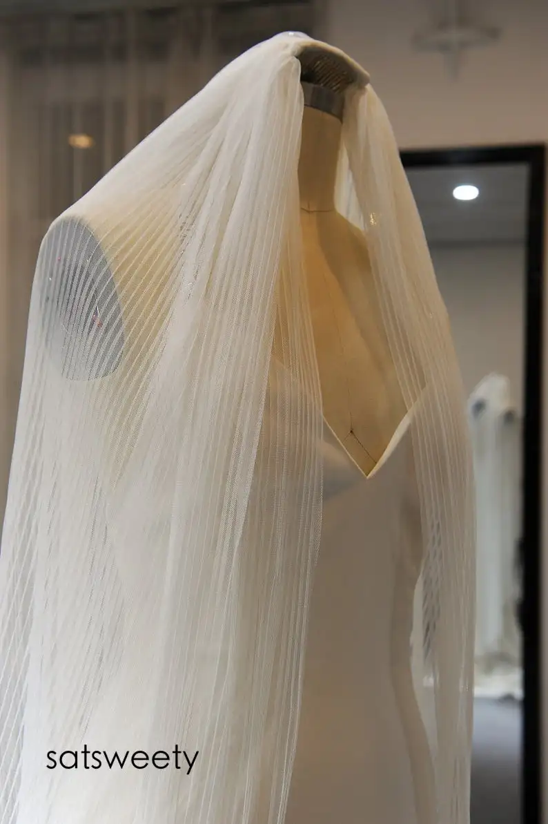 Hoge Kwaliteit Plooi Tulle Bridal Veils 1 Lagen Wals Lengte Ivoor/Witte Sluier Voor Bridal Cut Edge Tulle Wedding sluier