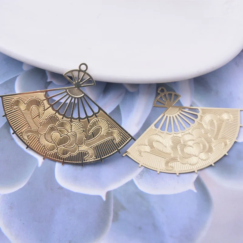 30 Stück AB6976 37*36mm Rot-Weiß Fächerförmige Silber- und Goldfarbene Anhänger für Mädchen-Ohrhänger Schmuckzubehör – Detail 3