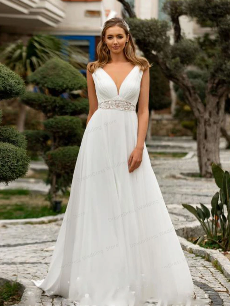 Robe de mariée en mousseline de soie à col en V profond pour femmes, robe Boho, ligne A avec cape, dos nu, longueur au sol, pas cher, fait sur mesure, simple