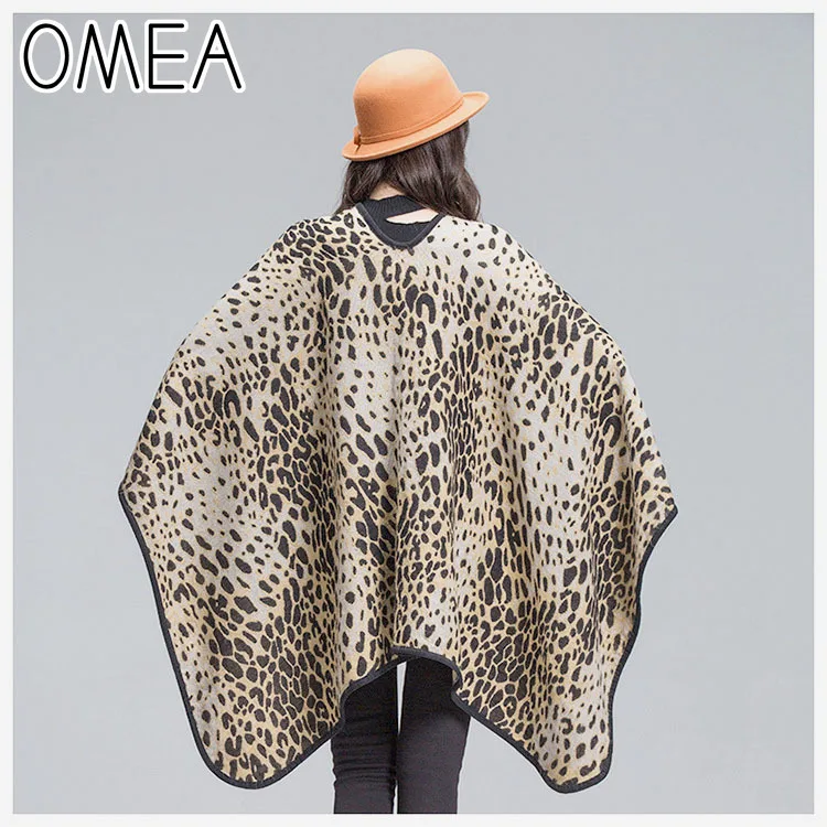 New Leopard Ponchos and Capes Autumn Winter Thickened Girl Cashmere Blanket Scarf Shawls Wraps Winter Coat Women Cloak pashmina