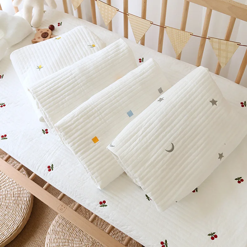 Korean Pure Cotton Quilted Baby Cot Crib Fitted Sheet Bear Cherry Loquat Embroidery Kids Infant Cradle Bed Sheets Mattress Cover