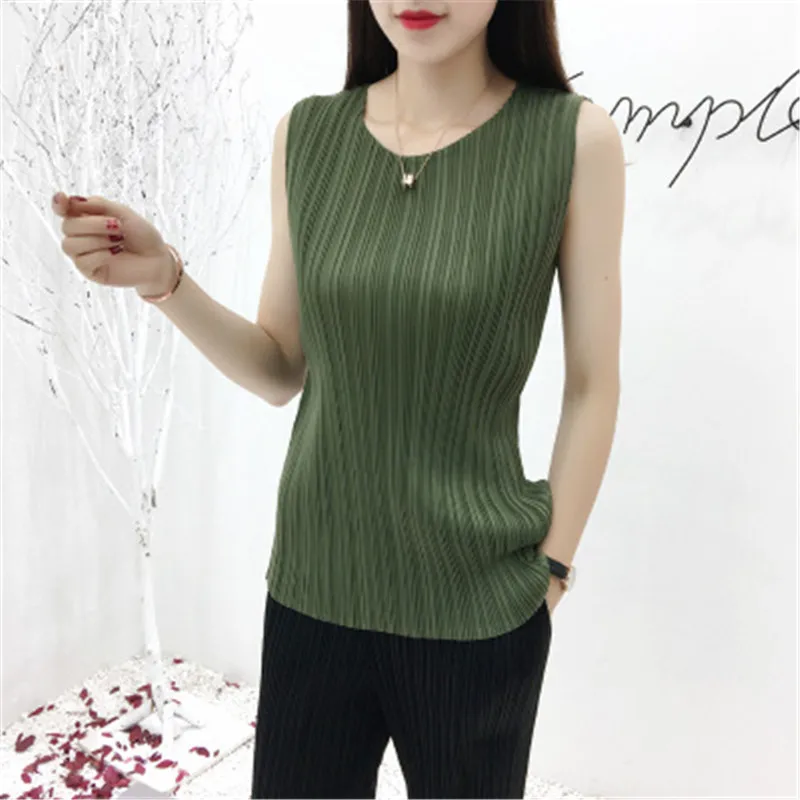 

Classic Miyake Pleated tops female basic models joker T-shirt women sleeveless temperament fashion T-shirt vest clothes T shirt