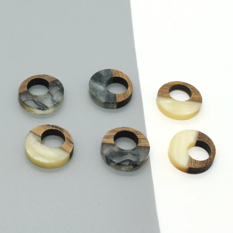 5pcs Vintage Hollow Round Wood Resin Charms For Earring Connectors Accessory DIY Small Earrings Necklace Pendants Jewelry Make