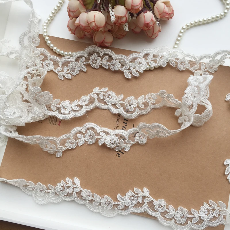 3yards Wholesale new car bones embroidery lace white 4cm wide and small lace wedding dress head yarn hat lace lace ribbon SC187