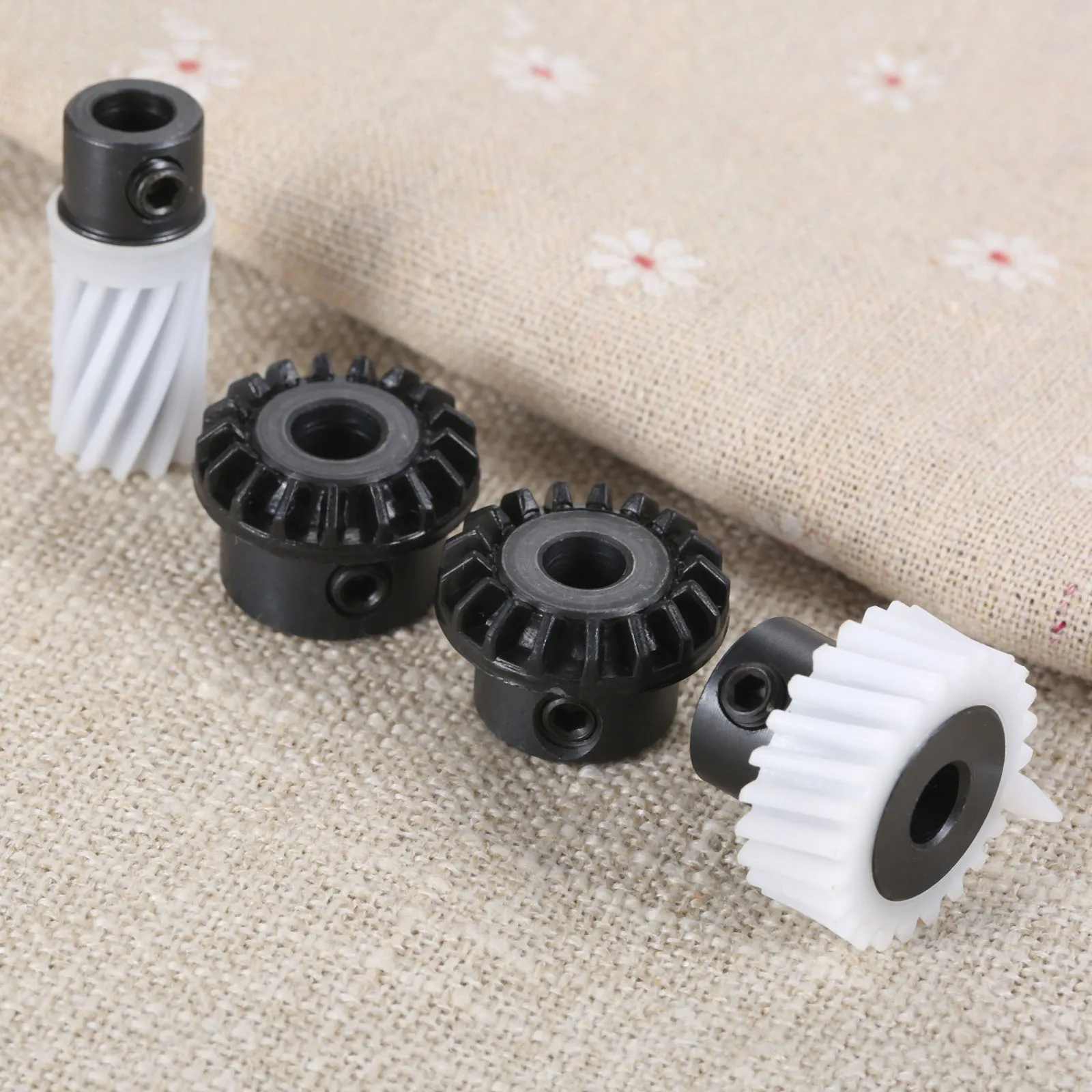 4Pcs Sewing Machine Gears Hook Drive Gears for Singer 502/507/509/513/514/518/522 Sewing Machine 383273+174488+163997+103361