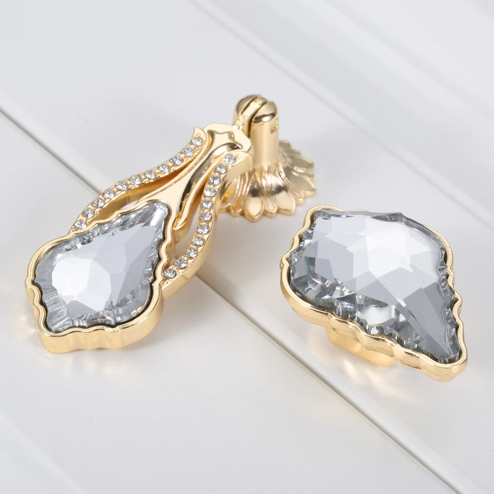 1pc קריסטל Drop ידית יהלומי תליון זהב למשוך ידית w/בורג זכוכית סגסוגת יוקרה מבריק משפט בציר ריהוט עיצוב בית