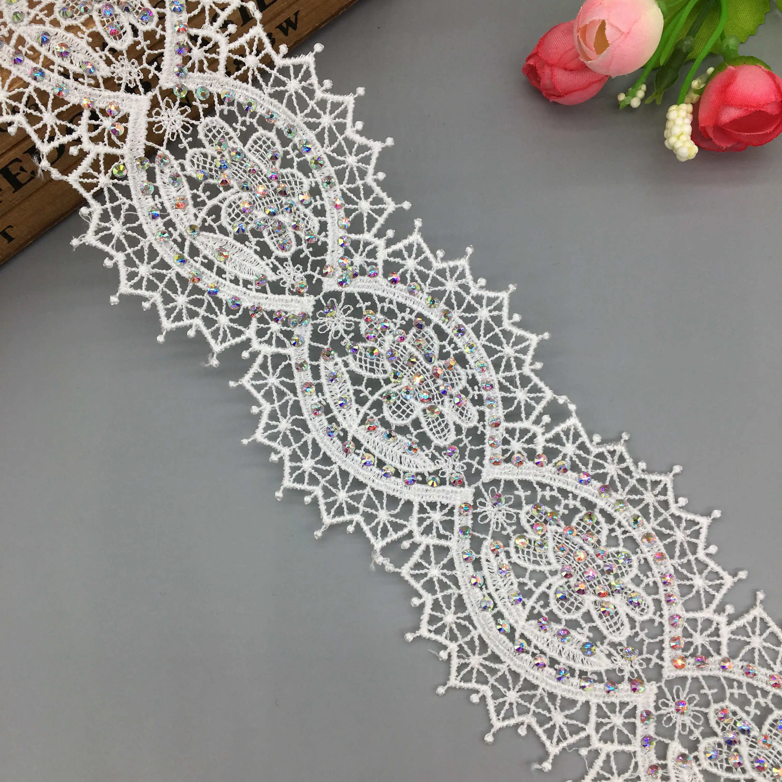 

1 Yard White 3D Rhinestones Lace Trim Embroidered Applique Lace Ribbon Glitter Patches DIY For Wedding Dress Clothes Shoes Decor