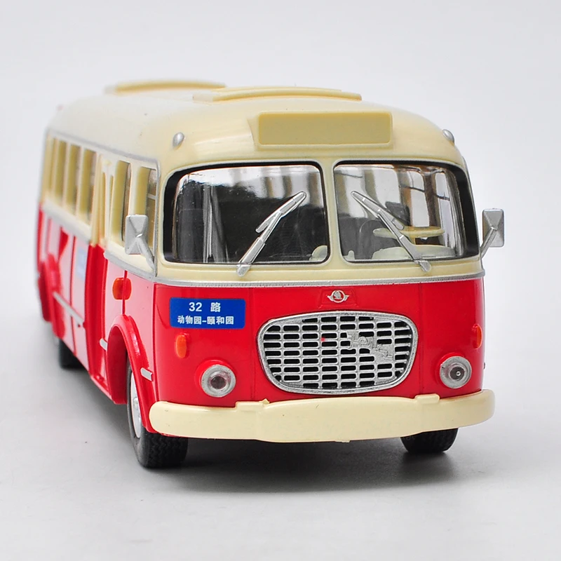 Diecast 1:43 Escala Simulação Skoda 706RTO Karosa Bus 32 Modelo de veículo Liga de metal Ônibus Carro de passageiros Modelo de exibição de presente