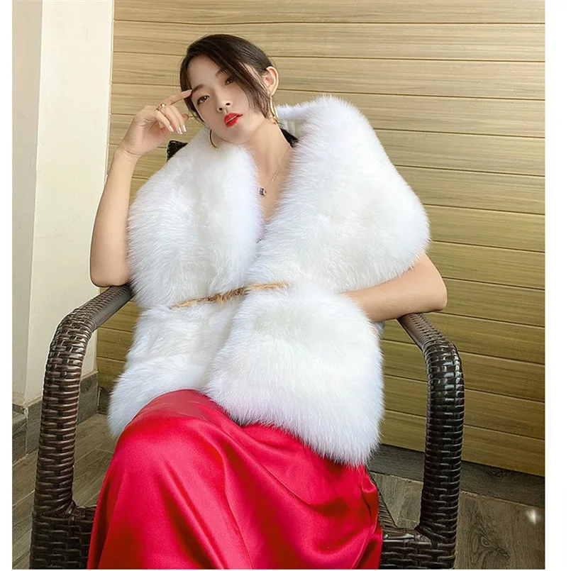 Luxury Real Silver Fox Fur Shawl Winter Cape with Big Pocket Genuine Red Fox Fur Poncho White Fashion New Design Scarf