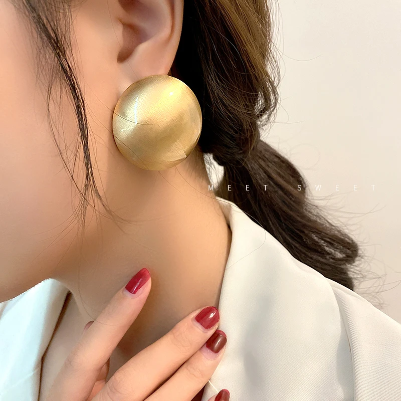 

Trendy Metal Big Stud Earrings For Women Vintage Punk Gold Color Large hemisphere Statement Earring Wedding Jewelry Party Gift