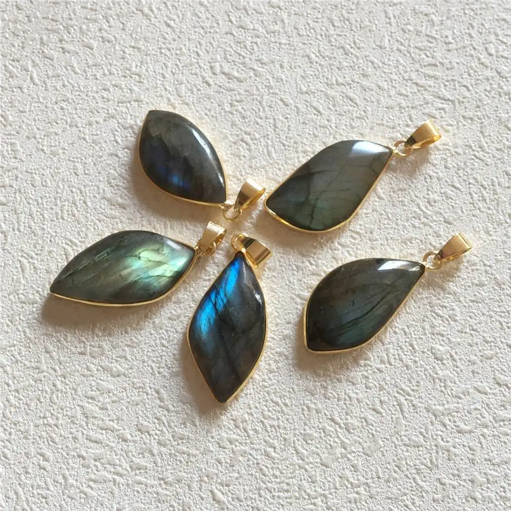 

FUWO Wholesale Natural Labradorite Pendant,Golden Plated Shiny Polished Crystal Accessories For Necklace Making PD347 5Pcs/Lot