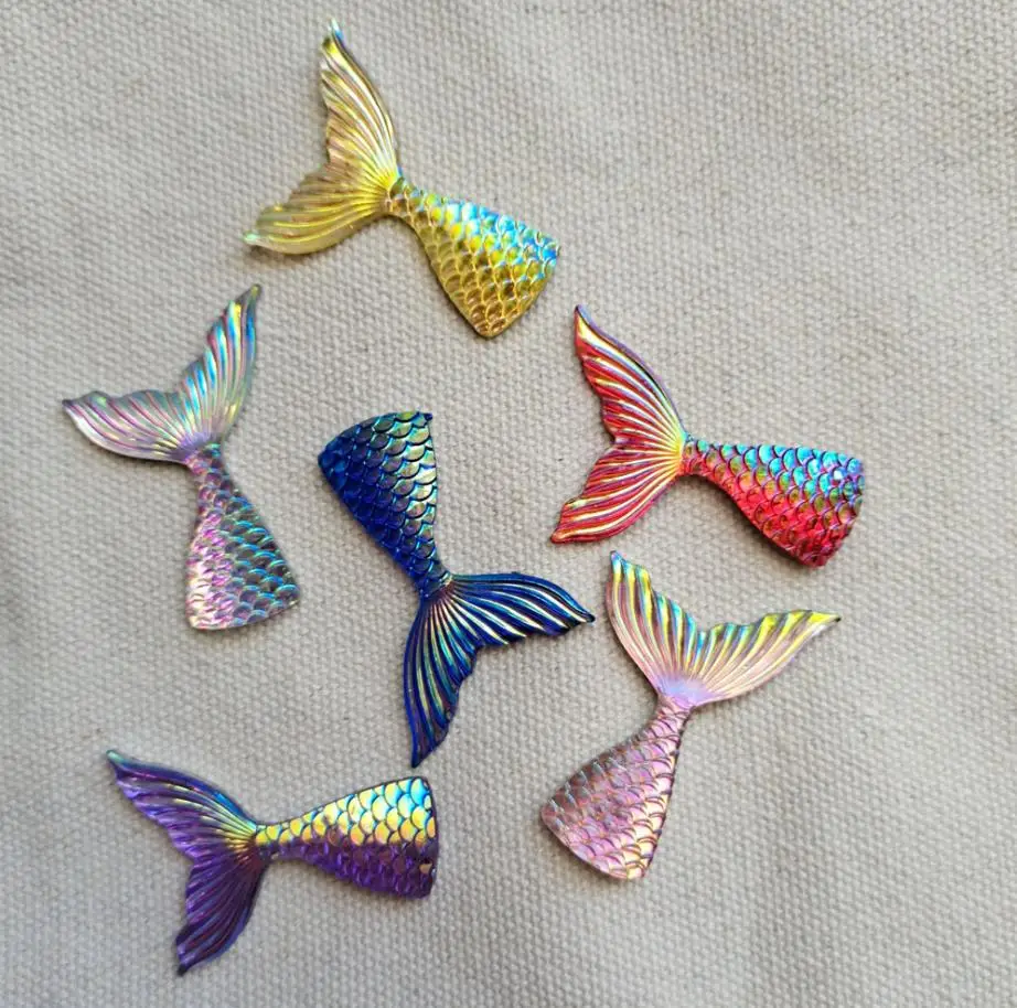 100pcs Mermaid Fish Scales Tail Resin Mermaid Tail Accessories Key Chain Earrings DIY Fishtail Pendant Material