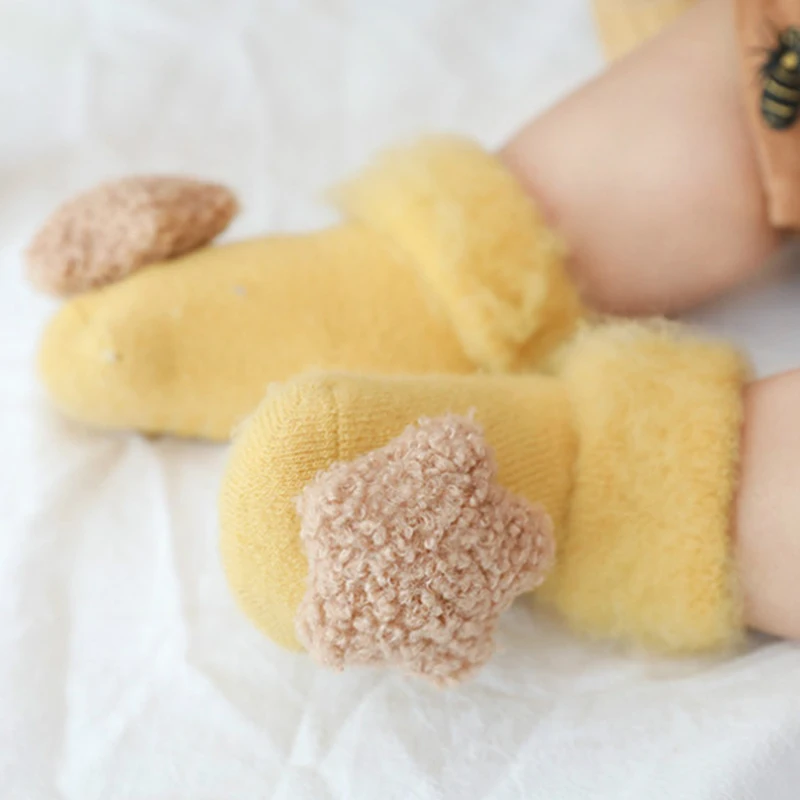 Kaus kaki stereo bayi laki-laki dan perempuan, kaus kaki lantai tebal ditambah beludru musim dingin yang lucu, sikat berbulu musim semi untuk bayi dan anak laki-laki