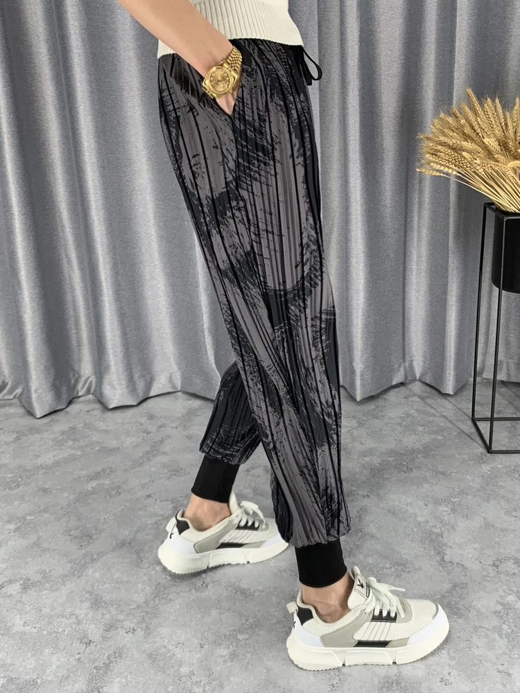 HOT SELLING Miyake fold Printed ice silk casual pants men's contrast color Harlan feet pants trend wild Thin leggings  IN STOCK