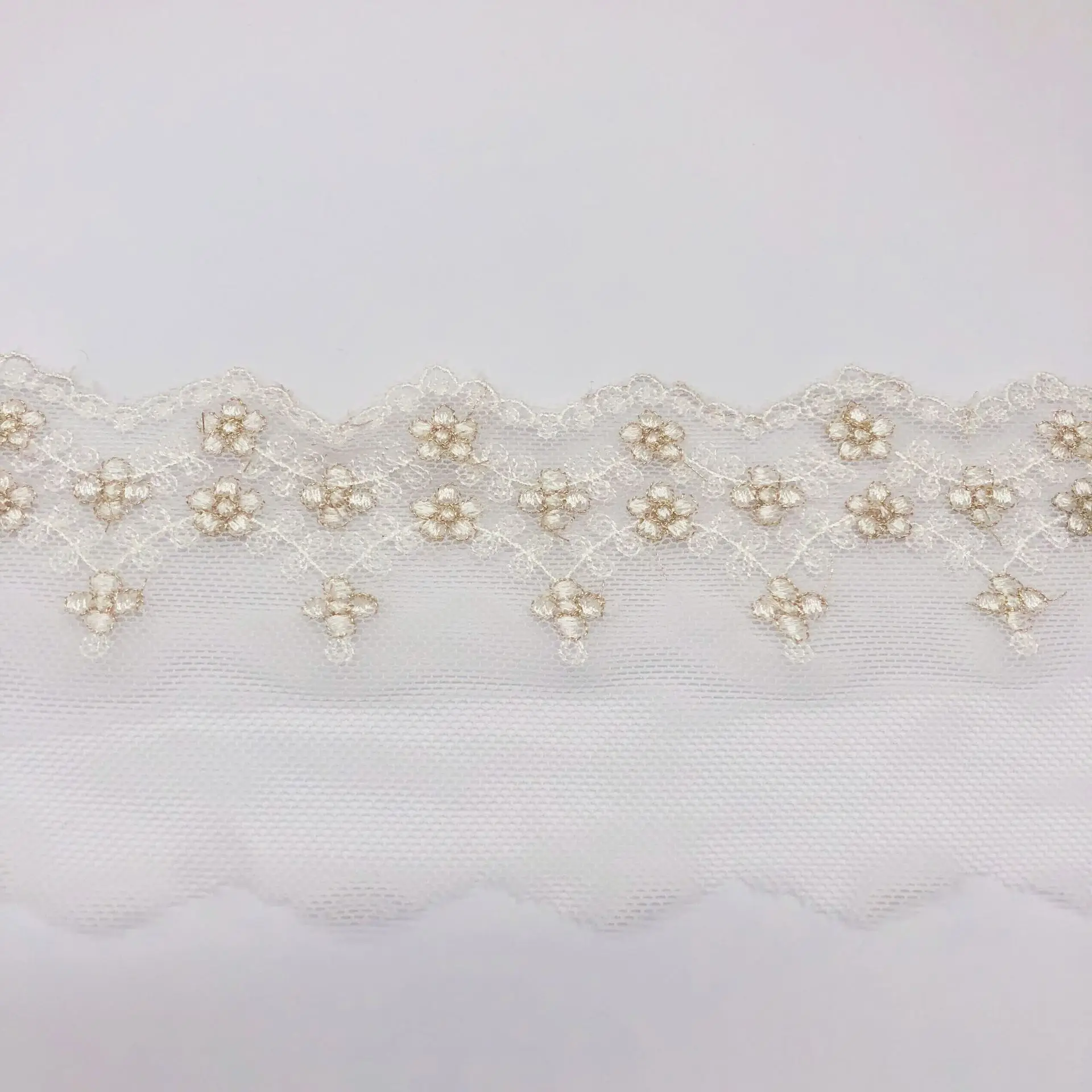 Jupe pour robe de mariée, filet en maille, broderie de dentelle bicolore, fil doré, petites fleurs faites à la main, accessoires