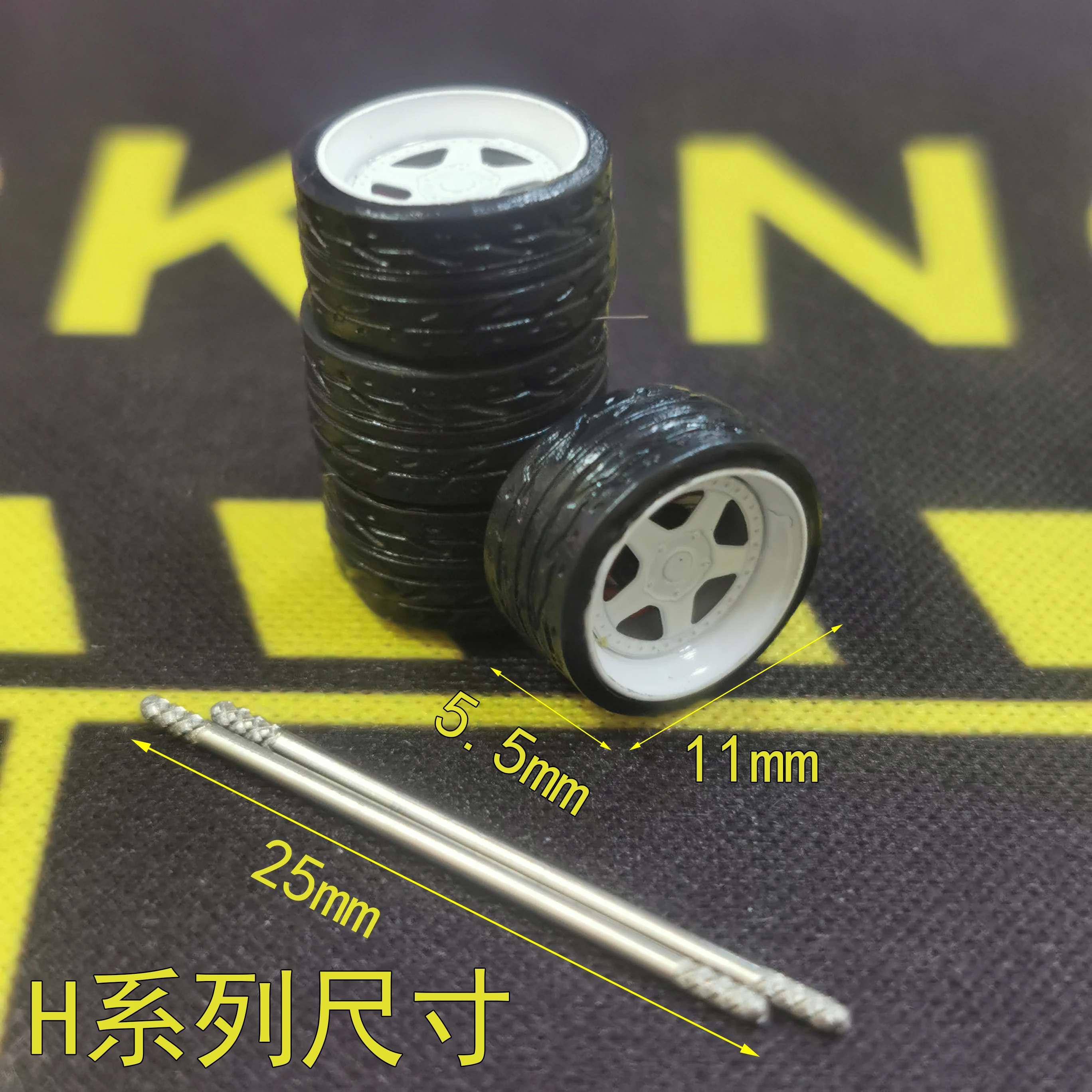 H 1/64  Small scale stainless steel caliper wheel hubrubber tire Applicable to Hot Wheel TOMY  KYOSHO