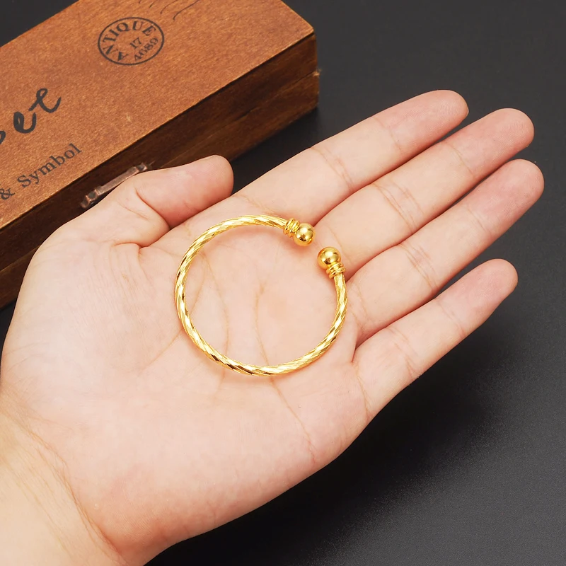 

Small Lovely Gold Color Dubai Africa Arab Bangle Charm Girls Bracelet Jewelry For Kids Baby Birthday Party Gift
