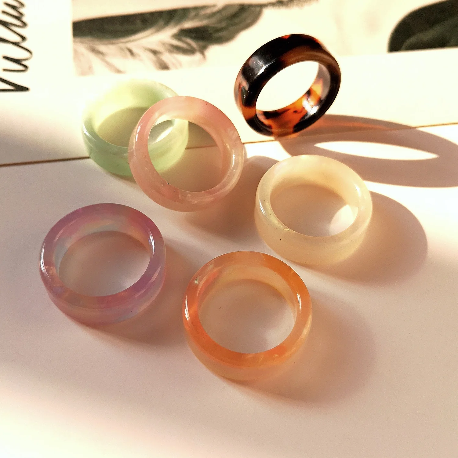 2025 New Temperament Colorful Resin Acrylic Ring For Women Candy Color Round Finger Ring Fashion Jewelry Gift