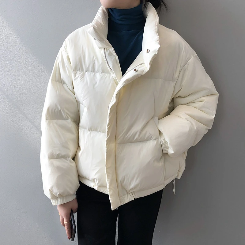 Chaqueta corta holgada de plumón de pato para mujer, abrigo informal cálido de color blanco grueso con cremallera y cuello alto, combina con todo, novedad de invierno de 2021