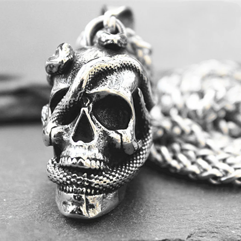 Fine Hand-made Retro Domineering Three-dimensional Twin Snake Wearing Skull Pendant Men\'s and Women\'s Jewelry Necklace