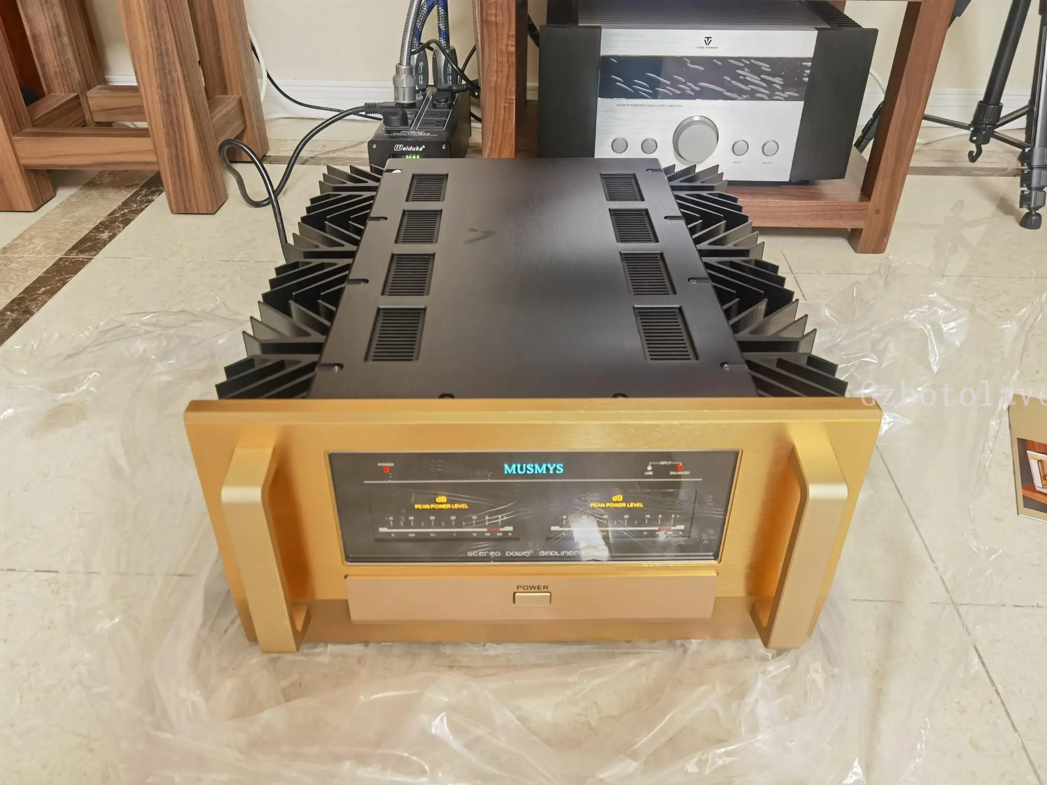 Customized reference ACCUPHASE A-70 high power pure class A HIFI rear stage  amplifier VU meter amp