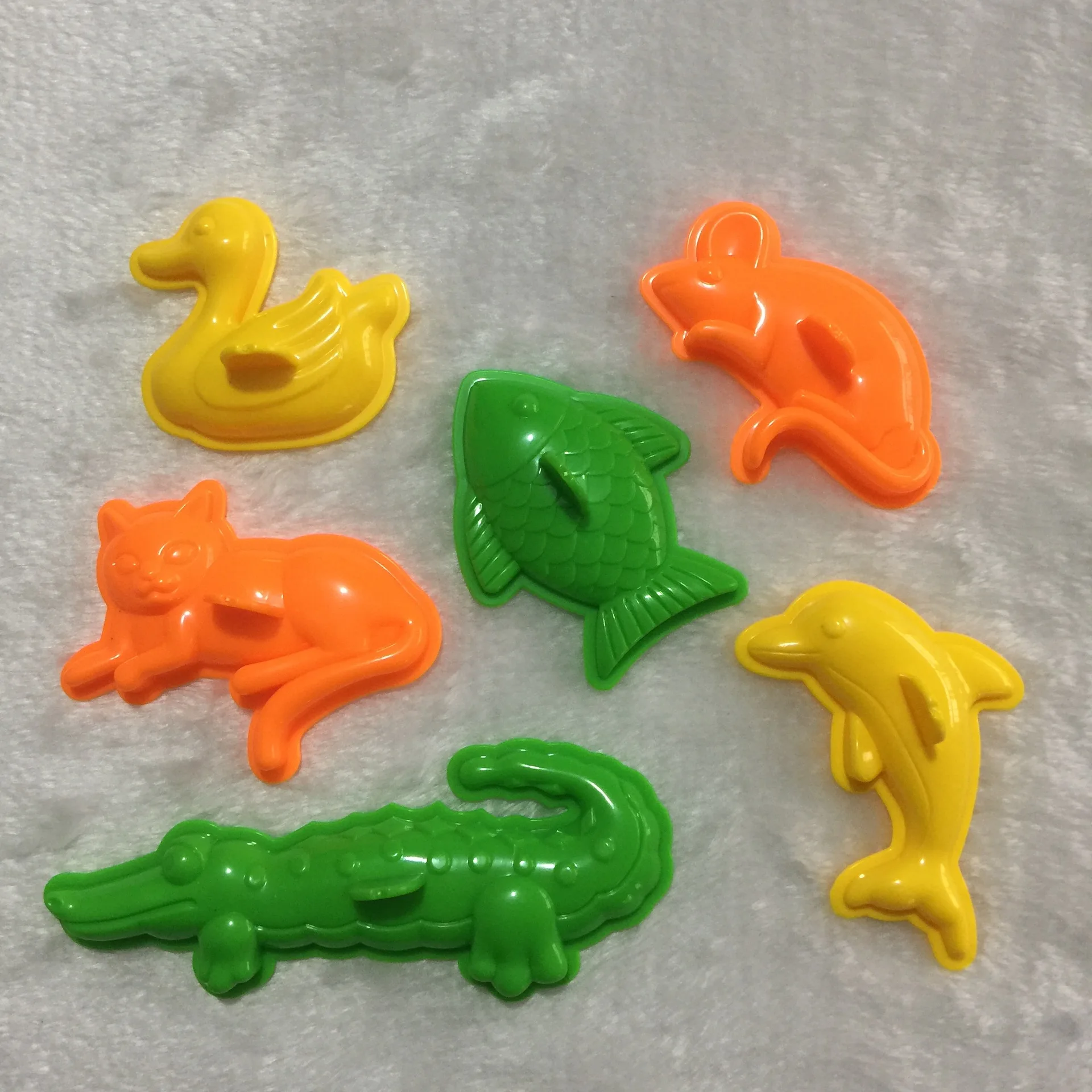 6 pcs/set Animals Model  Fish Cat Duck Dolphin Sand Molding Tools Castle Building Model Beach Toys Kit for Kids - Random Color