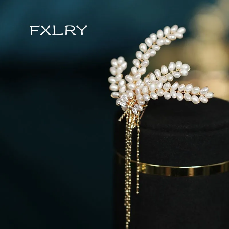 

FXLRY Elegant Original Handmade Natural Freshwater Pearl Vintage Wheat Shape Brooch Decoration Coat Sweater Corsage