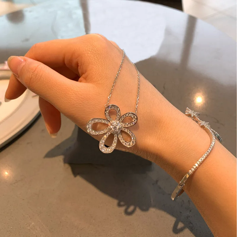 

New Elegant Exaggeration Pendant Necklace Jewels Five-petal Flower Shining Necklace Mother's Day gifts For Woman Jewellery set