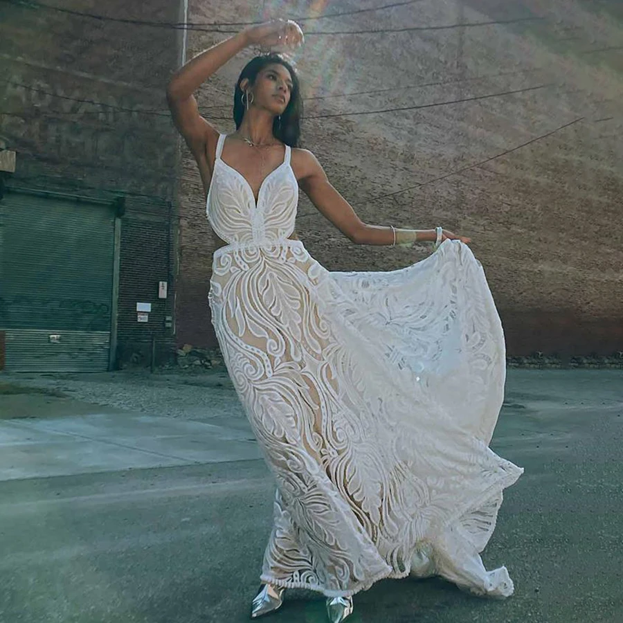 Vestidos de novia bohemios de manga larga con encaje y cuello en V, vestidos de novia con tirantes finos entrecruzados, vestidos de boda con espalda descubierta para sesión de fotos