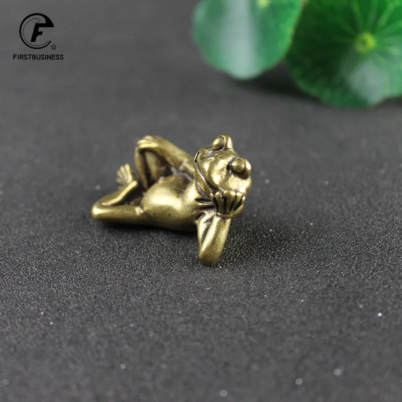 Retro Brass Meditate Zen Buddhism Frog Statue Small Ornament Copper Animal Sculpture Incense Burner Home Desk Decoration Tea Pet