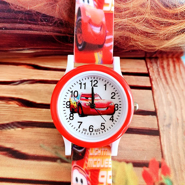 Reloj de dibujos animados Lightning McQueen para niños, correa de silicona, reloj de cuarzo, reloj de coche para niños, regalo óptimo para niños,