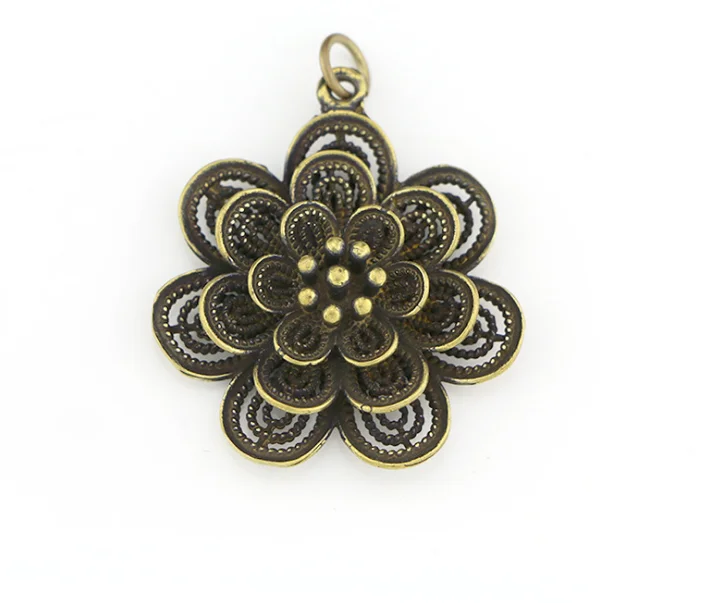 antique Brass hollow ethnic wind Plum blossom craft DIY Pendant ornament Miniature Keychain ring Pendant Accessories a3576