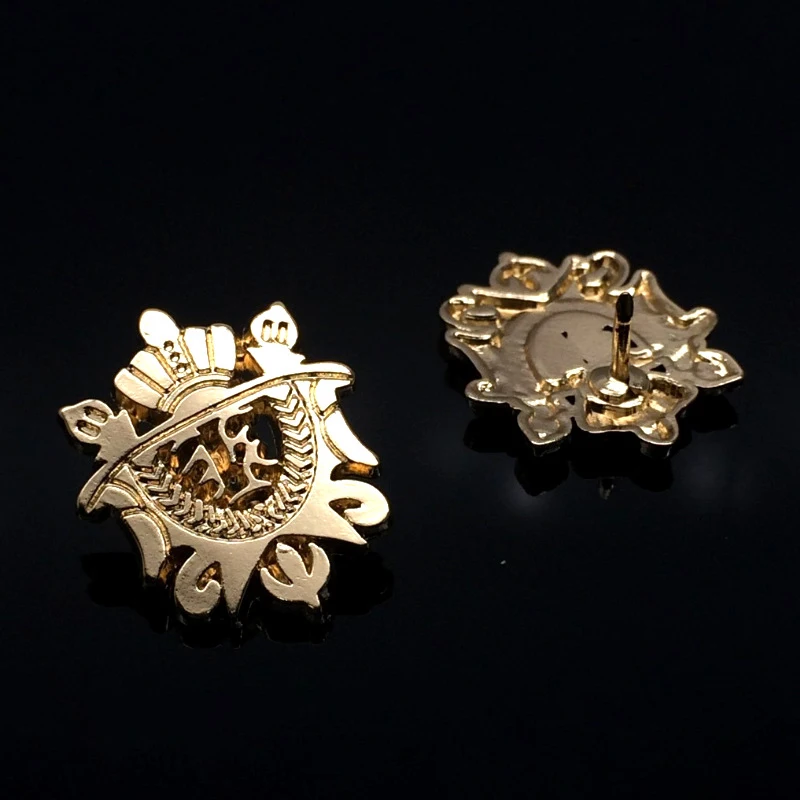 2pcs Novelty Metal Lapel Pin for Men Suit Decoration Shield Crown Brooch pin Vintage Badge Pins Men\'s Fashion Accessories