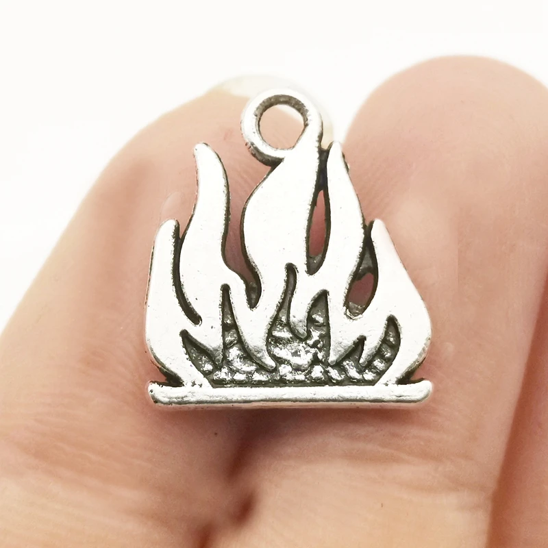 New Fireman Logo Alloy Souvenir Jewelry Accessories Fire Extinguisher Badge Hard Hat Model Cute Gift Pendant Bag Charm Sorority