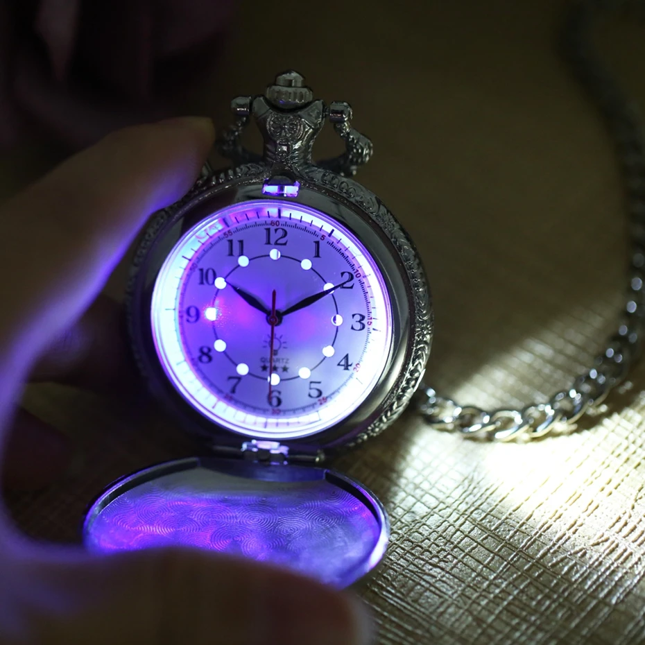 Silber Leuchtende LED Zifferblatt Quarz Taschenuhr Geschnitzte Zug Lokomotive Motor Steampunk Motor Eisenbahn Kette Tasche Fob Uhren