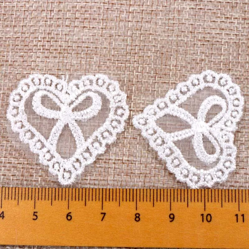 New 20Pcs White heart shape Vintage Lace Stick Sew on Fabric Flower Motifs Craft Sewing Patches 3.6x3.9cm