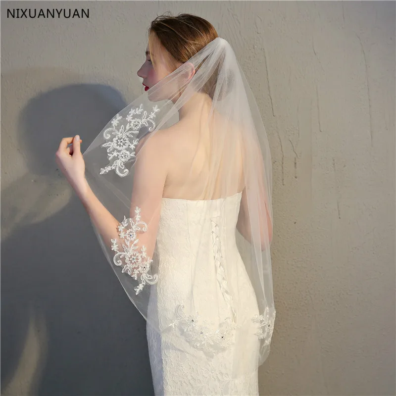 Wholesale 2023 White Ivory Short One Layer Waist Length Beaded Appliqued Wedding Veil Bridal Veils Accessories Velos De Novia