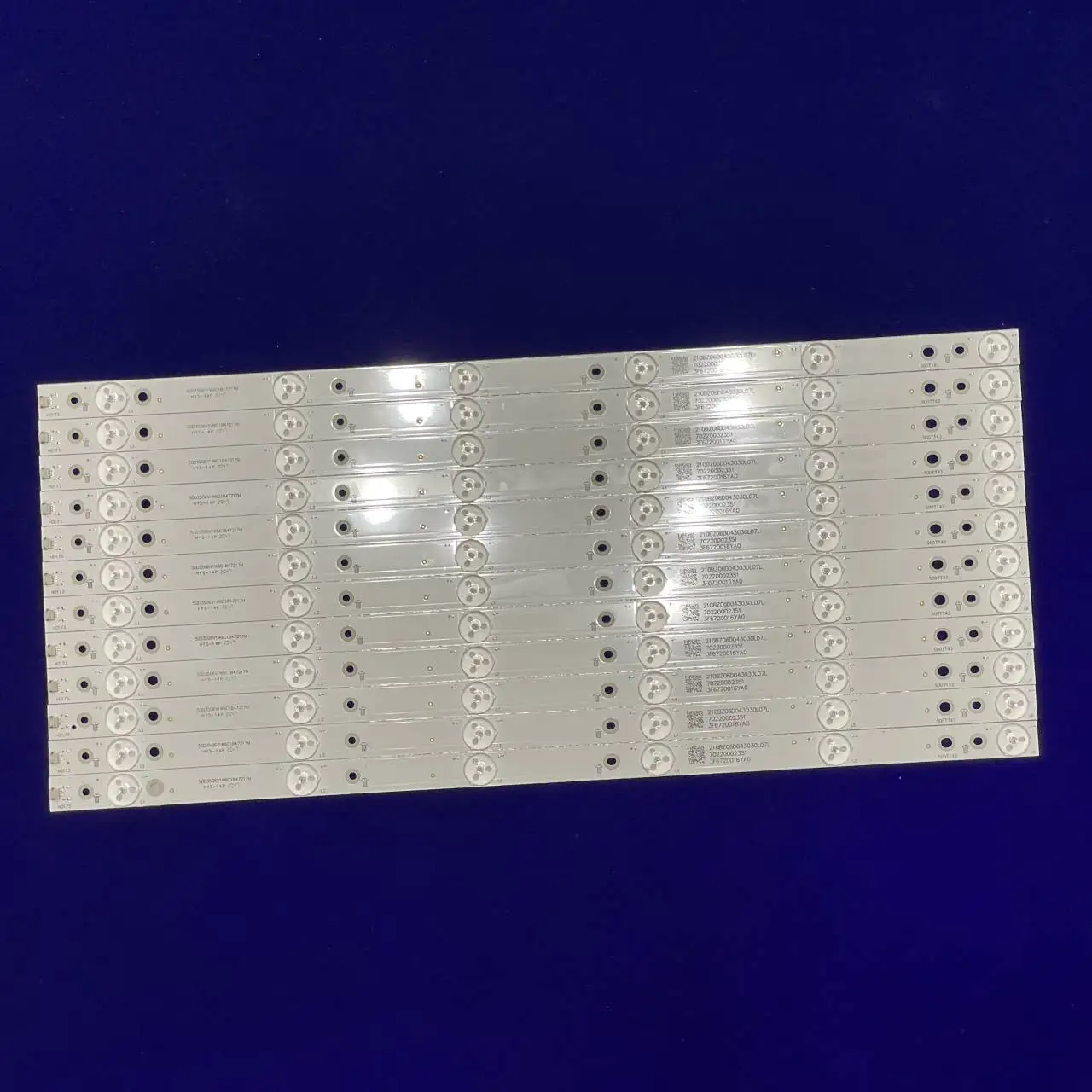 

12pcs LED TV Backlight Strip for E50-C1 D50U-D1 D50-D1 500TT43 V3 V4 EVTLBM500P0601-DN-2 LB50057 50D3506V1W6C1B47217M