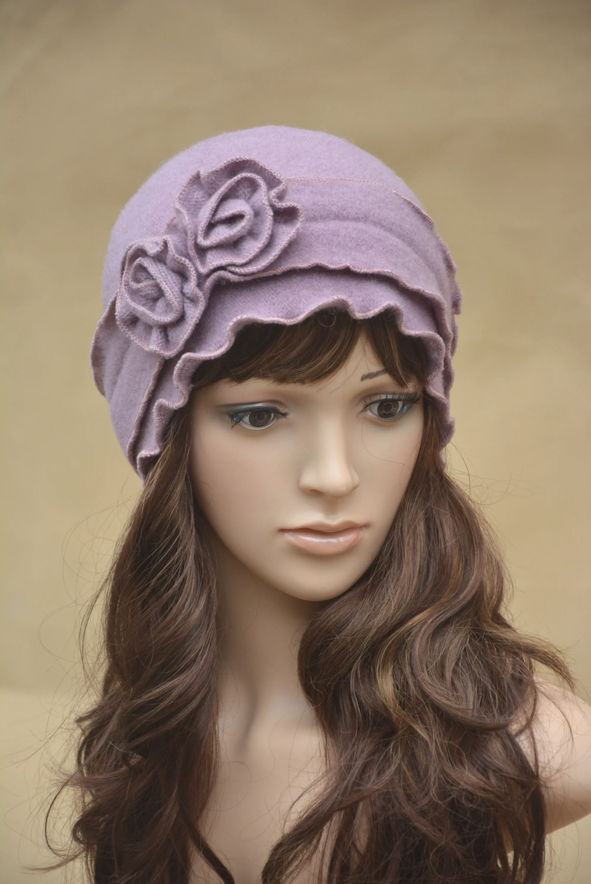 Lawliet Wintermütze, Damen-Beret, 1920er-Jahre, GATSBY-Stil, einfarbig, mit zwei Blumen, Wollmütze für Damen, Damen-Haube, gehäkelte Mütze, A285. – Detail 1