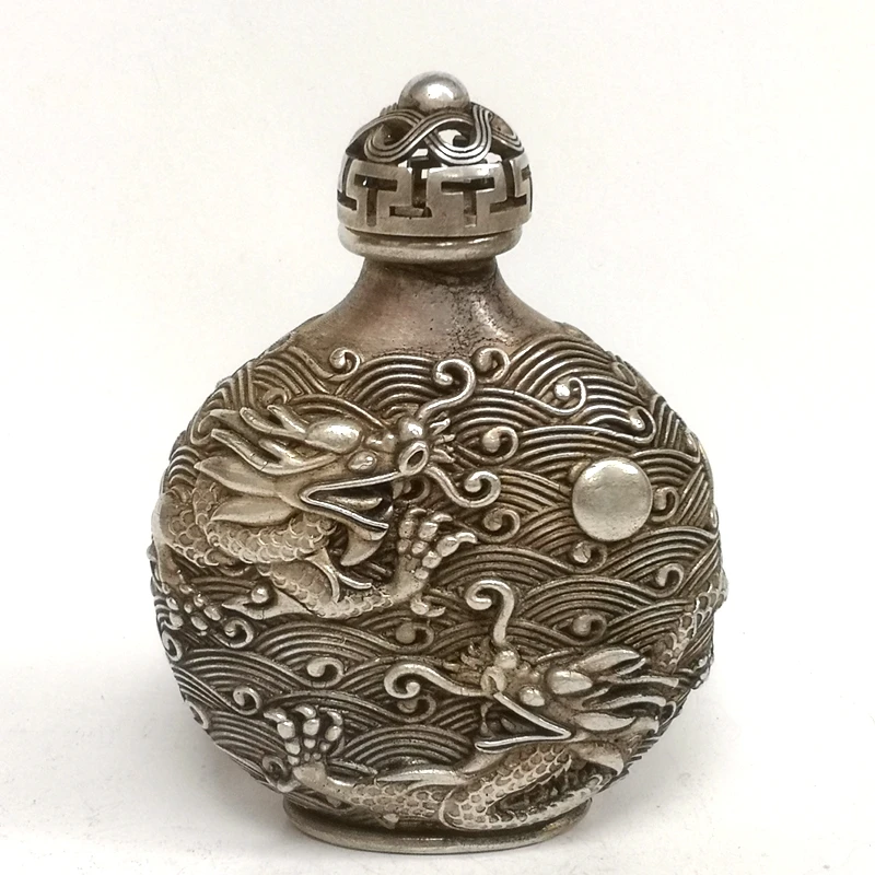 

Collection China Ancient Tibet Silver Carving Dragon Snuff Bottle Decoration