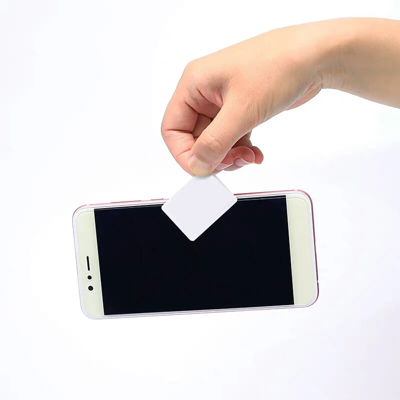 700 Pcs/Roll Zelfklevende Thermische Label Sticker Papier Supermarkt Prijs Blanco Barcode Label Direct Print Waterdichte Print Levert