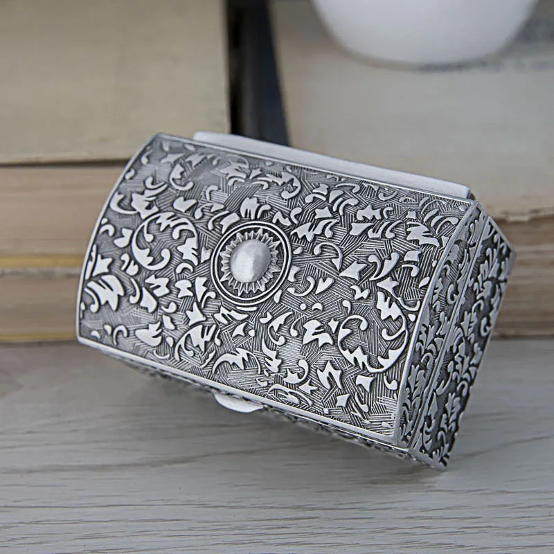 Vintage Metal Jewelry Box Small Trinket Storage Organizer Box Chest Ring Case for Girls Women