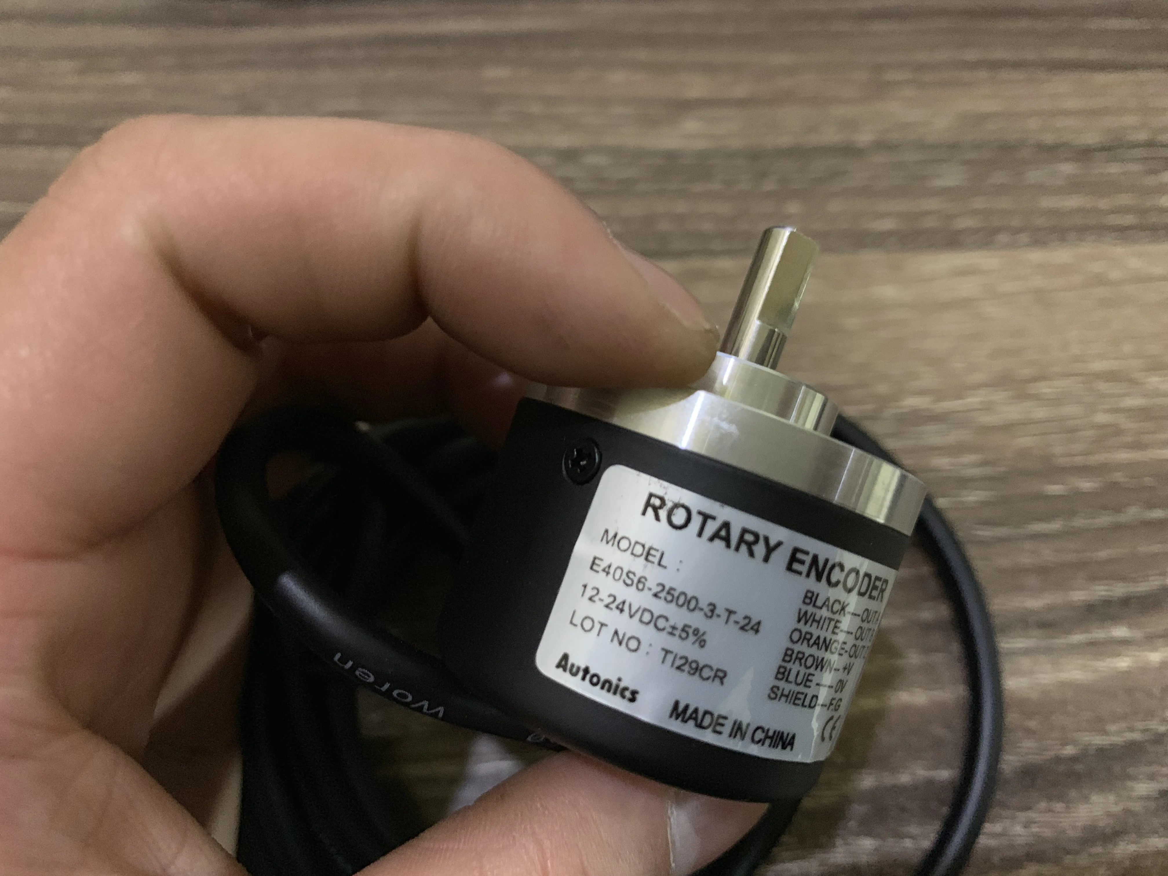 new Autonics rotary encoder E40S6-2500-3-T-24    12-24VDC