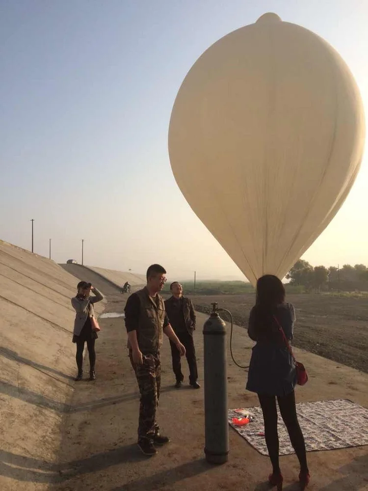 1200 gram Go to travel in the space high altitude weather meteorological balloon